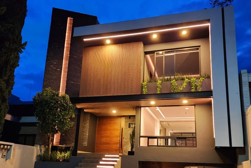 Casa Nueva en Venta de Lujo en Chiluca