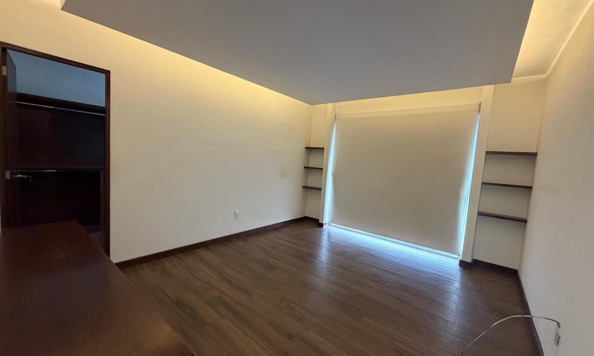1634426310